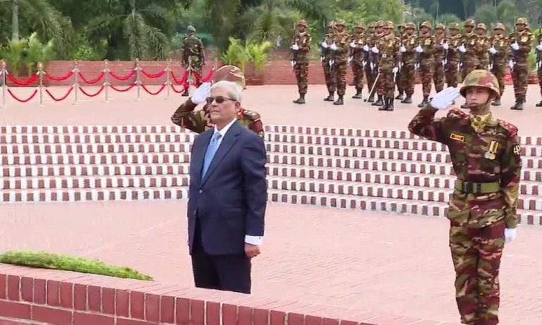 জাতীয় স্মৃতিসৌধে নবনির্বাচিত রাষ্ট্রপতির শ্রদ্ধা