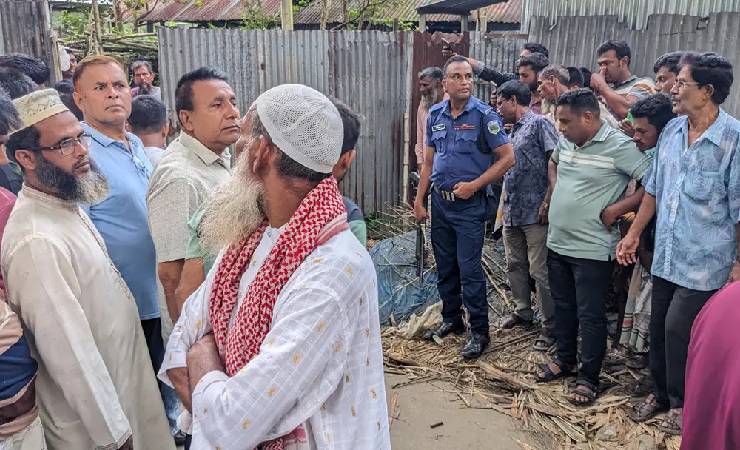 পাবনায় বিএনপি নেতাকে গুলি, মৃত্যু নিশ্চিতে কুপিয়ে হত্যা
